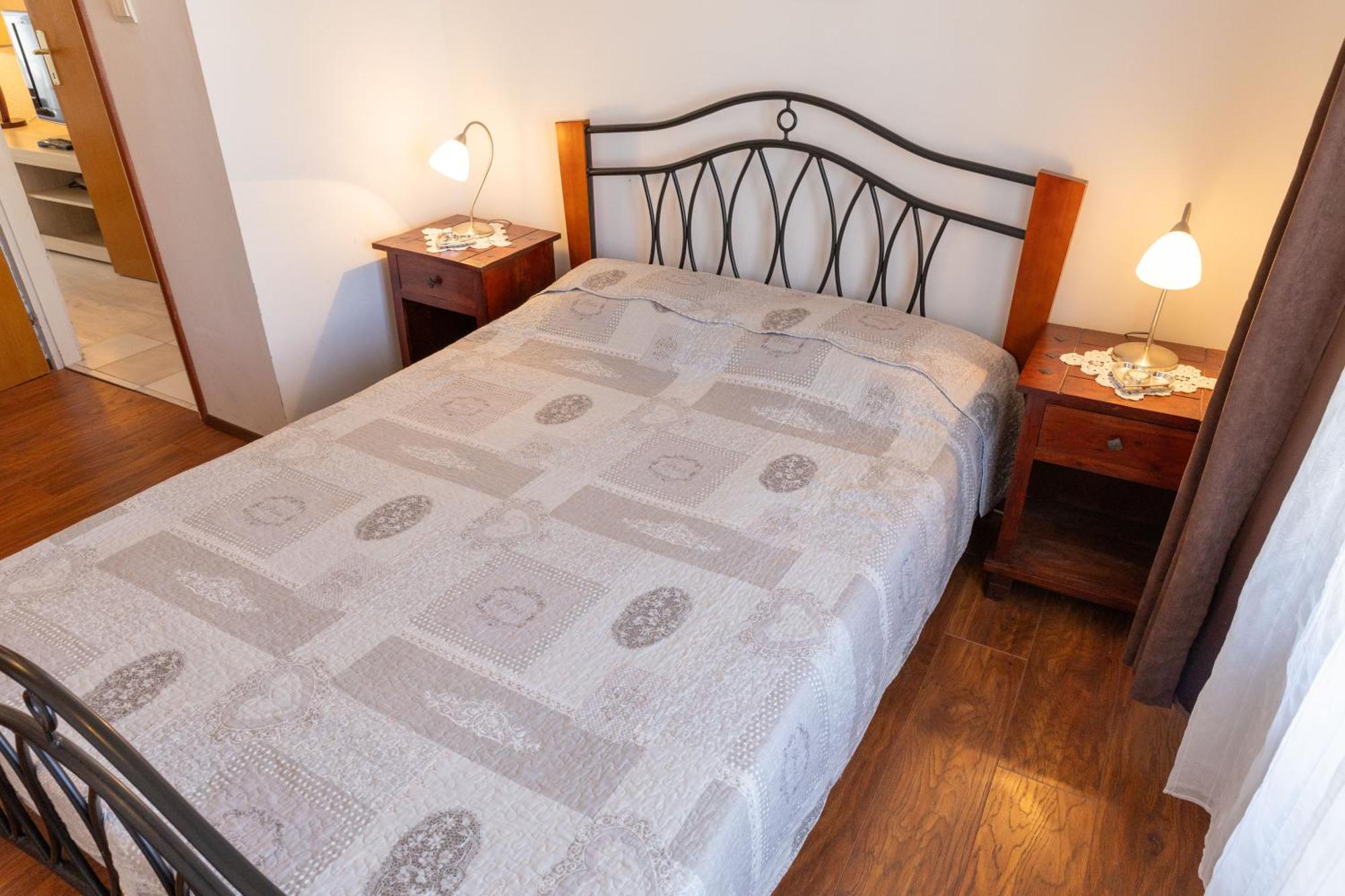 Apartmani Trlaja Vodice Kültér fotó
