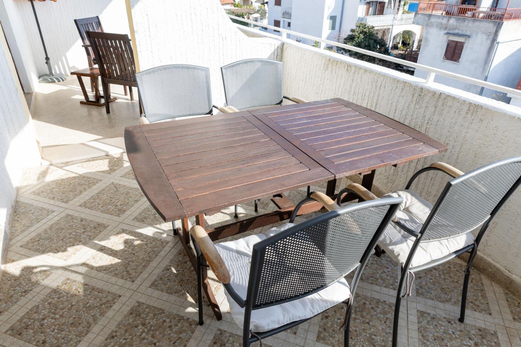 Apartmani Trlaja Vodice Kültér fotó