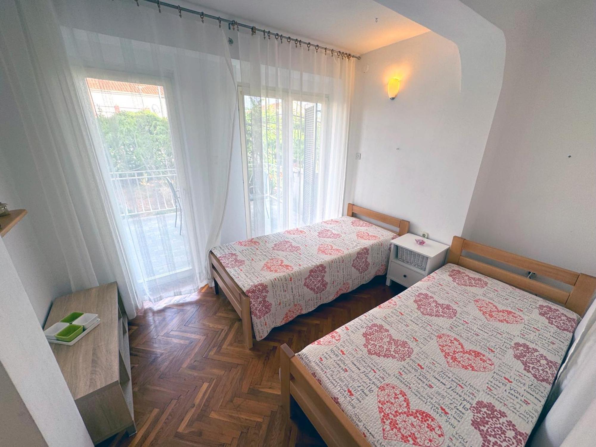 Apartmani Trlaja Vodice Kültér fotó